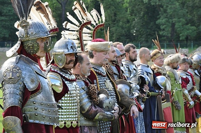 Zdjęcie w galerii na portalu naszraciborz.pl: Daniel Olbrychski jako król Jan III Sobieski na przemarszu z okazji Dni Raciborza wiadomości z regionu