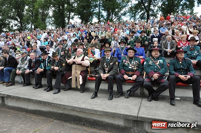 Zdjęcie w galerii na portalu naszraciborz.pl: Daniel Olbrychski jako król Jan III Sobieski na przemarszu z okazji Dni Raciborza wiadomości z regionu