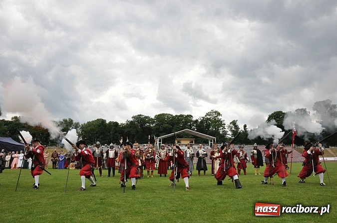 Zdjęcie w galerii na portalu naszraciborz.pl: Daniel Olbrychski jako król Jan III Sobieski na przemarszu z okazji Dni Raciborza wiadomości z regionu
