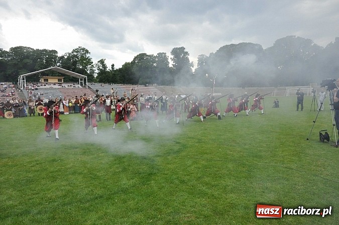 Zdjęcie w galerii na portalu naszraciborz.pl: Daniel Olbrychski jako król Jan III Sobieski na przemarszu z okazji Dni Raciborza wiadomości z regionu