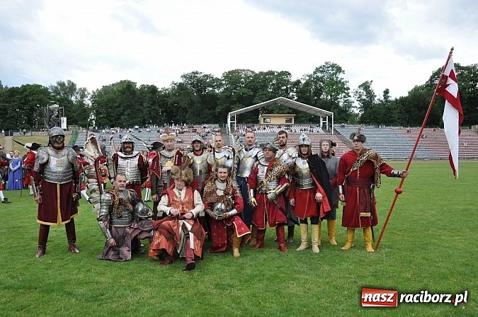 Zdjęcie w galerii na portalu naszraciborz.pl: Daniel Olbrychski jako król Jan III Sobieski na przemarszu z okazji Dni Raciborza wiadomości z regionu