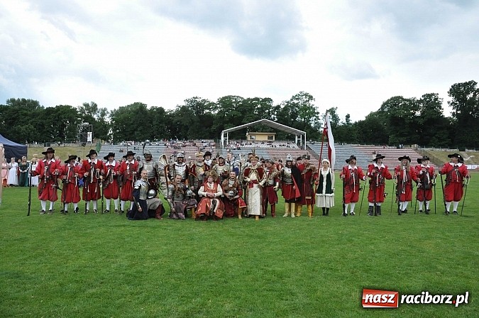 Zdjęcie w galerii na portalu naszraciborz.pl: Daniel Olbrychski jako król Jan III Sobieski na przemarszu z okazji Dni Raciborza wiadomości z regionu