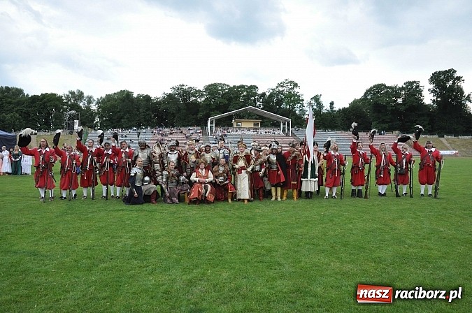 Zdjęcie w galerii na portalu naszraciborz.pl: Daniel Olbrychski jako król Jan III Sobieski na przemarszu z okazji Dni Raciborza wiadomości z regionu