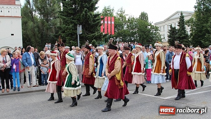 Zdjęcie w galerii na portalu naszraciborz.pl: Daniel Olbrychski jako król Jan III Sobieski na przemarszu z okazji Dni Raciborza wiadomości z regionu