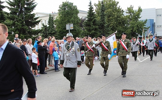 Zdjęcie w galerii na portalu naszraciborz.pl: Daniel Olbrychski jako król Jan III Sobieski na przemarszu z okazji Dni Raciborza wiadomości z regionu
