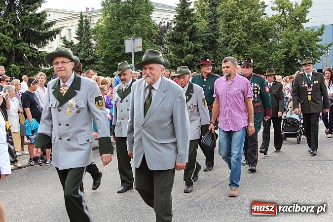 Zdjęcie w galerii na portalu naszraciborz.pl: Daniel Olbrychski jako król Jan III Sobieski na przemarszu z okazji Dni Raciborza wiadomości z regionu