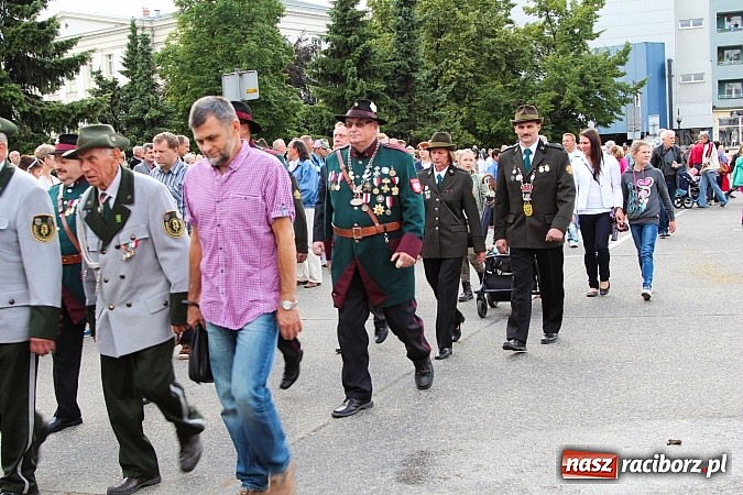Zdjęcie w galerii na portalu naszraciborz.pl: Daniel Olbrychski jako król Jan III Sobieski na przemarszu z okazji Dni Raciborza wiadomości z regionu