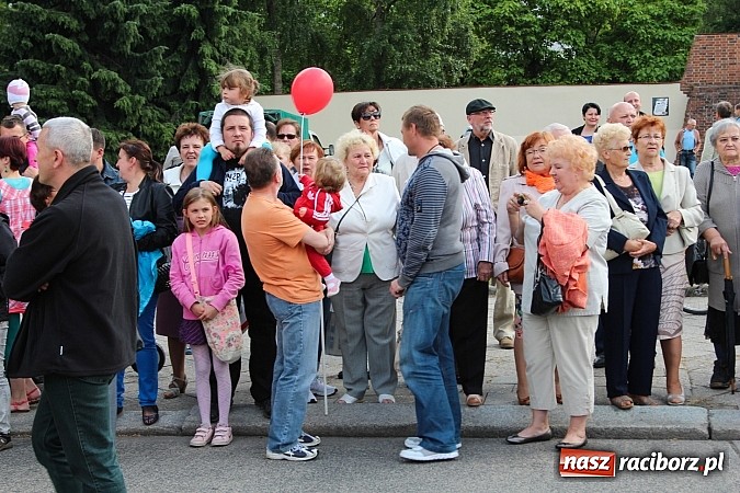 Zdjęcie w galerii na portalu naszraciborz.pl: Daniel Olbrychski jako król Jan III Sobieski na przemarszu z okazji Dni Raciborza wiadomości z regionu