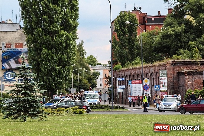 Zdjęcie w galerii na portalu naszraciborz.pl: Daniel Olbrychski jako król Jan III Sobieski na przemarszu z okazji Dni Raciborza wiadomości z regionu