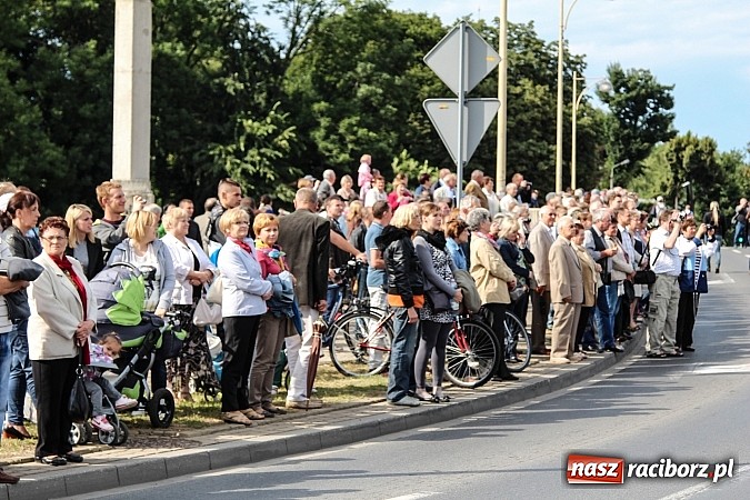 Zdjęcie w galerii na portalu naszraciborz.pl: Daniel Olbrychski jako król Jan III Sobieski na przemarszu z okazji Dni Raciborza wiadomości z regionu