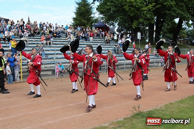 Zdjęcie w galerii na portalu naszraciborz.pl: Daniel Olbrychski jako król Jan III Sobieski na przemarszu z okazji Dni Raciborza wiadomości z regionu