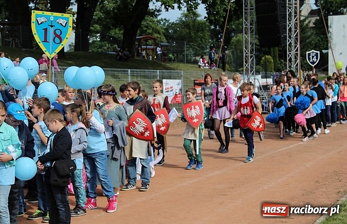 Zdjęcie w galerii na portalu naszraciborz.pl: Daniel Olbrychski jako król Jan III Sobieski na przemarszu z okazji Dni Raciborza wiadomości z regionu