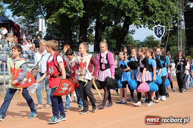 Zdjęcie w galerii na portalu naszraciborz.pl: Daniel Olbrychski jako król Jan III Sobieski na przemarszu z okazji Dni Raciborza wiadomości z regionu