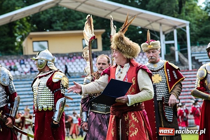 Zdjęcie w galerii na portalu naszraciborz.pl: Daniel Olbrychski jako król Jan III Sobieski na przemarszu z okazji Dni Raciborza wiadomości z regionu