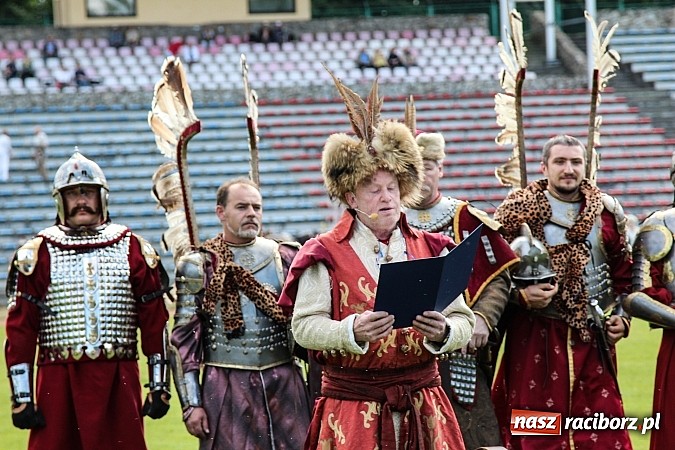 Zdjęcie w galerii na portalu naszraciborz.pl: Daniel Olbrychski jako król Jan III Sobieski na przemarszu z okazji Dni Raciborza wiadomości z regionu