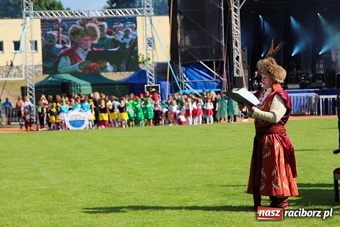 Zdjęcie w galerii na portalu naszraciborz.pl: Daniel Olbrychski jako król Jan III Sobieski na przemarszu z okazji Dni Raciborza wiadomości z regionu