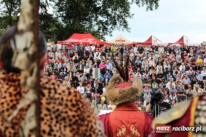 Zdjęcie w galerii na portalu naszraciborz.pl: Daniel Olbrychski jako król Jan III Sobieski na przemarszu z okazji Dni Raciborza wiadomości z regionu