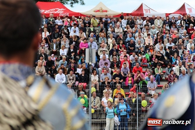 Zdjęcie w galerii na portalu naszraciborz.pl: Daniel Olbrychski jako król Jan III Sobieski na przemarszu z okazji Dni Raciborza wiadomości z regionu