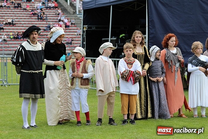 Zdjęcie w galerii na portalu naszraciborz.pl: Daniel Olbrychski jako król Jan III Sobieski na przemarszu z okazji Dni Raciborza wiadomości z regionu