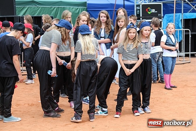 Zdjęcie w galerii na portalu naszraciborz.pl: Daniel Olbrychski jako król Jan III Sobieski na przemarszu z okazji Dni Raciborza wiadomości z regionu