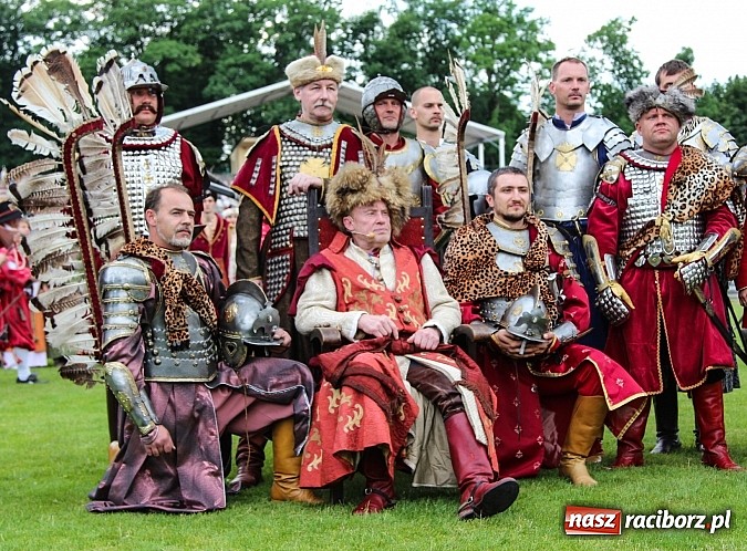 Zdjęcie w galerii na portalu naszraciborz.pl: Daniel Olbrychski jako król Jan III Sobieski na przemarszu z okazji Dni Raciborza wiadomości z regionu