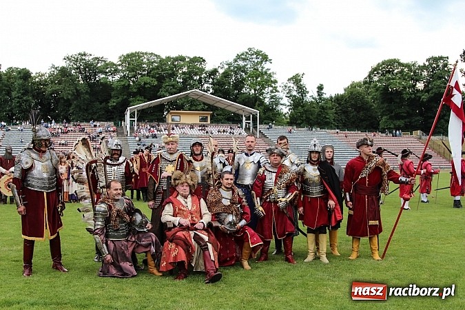 Zdjęcie w galerii na portalu naszraciborz.pl: Daniel Olbrychski jako król Jan III Sobieski na przemarszu z okazji Dni Raciborza wiadomości z regionu