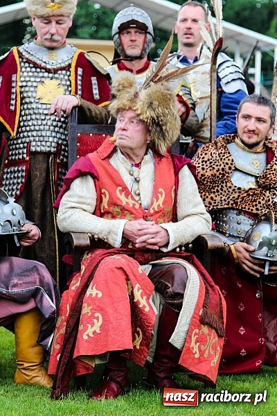 Zdjęcie w galerii na portalu naszraciborz.pl: Daniel Olbrychski jako król Jan III Sobieski na przemarszu z okazji Dni Raciborza wiadomości z regionu