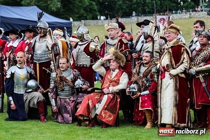 Zdjęcie w galerii na portalu naszraciborz.pl: Daniel Olbrychski jako król Jan III Sobieski na przemarszu z okazji Dni Raciborza wiadomości z regionu