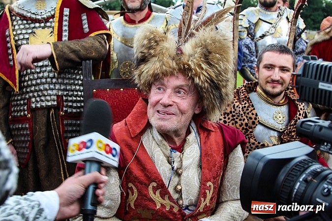 Zdjęcie w galerii na portalu naszraciborz.pl: Daniel Olbrychski jako król Jan III Sobieski na przemarszu z okazji Dni Raciborza wiadomości z regionu