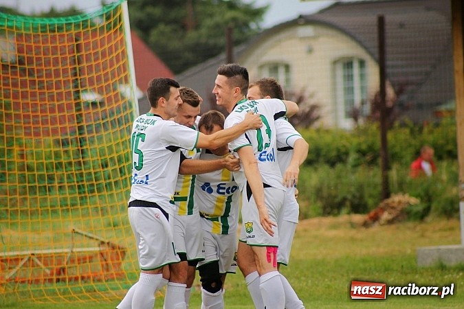 Zdjęcie w galerii na portalu naszraciborz.pl: LKS Buk Rudy mistrzem klasy A. Tak się cieszono z awansu  wiadomości z regionu