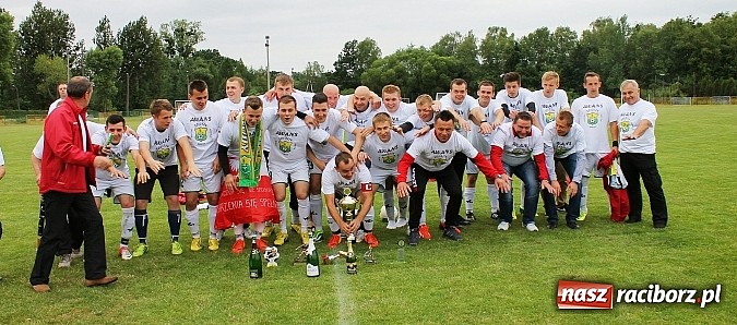 Zdjęcie w galerii na portalu naszraciborz.pl: LKS Buk Rudy mistrzem klasy A. Tak się cieszono z awansu  wiadomości z regionu