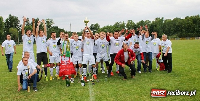 Zdjęcie w galerii na portalu naszraciborz.pl: LKS Buk Rudy mistrzem klasy A. Tak się cieszono z awansu  wiadomości z regionu
