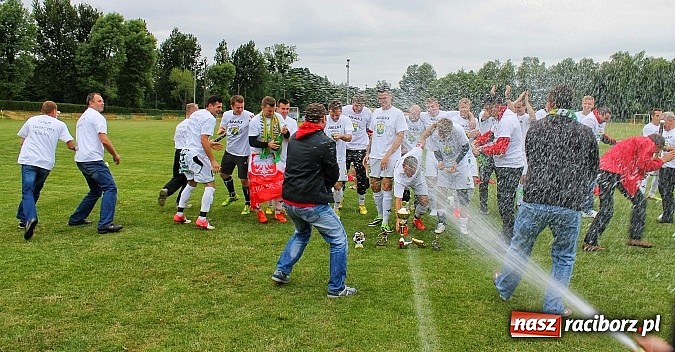 Zdjęcie w galerii na portalu naszraciborz.pl: LKS Buk Rudy mistrzem klasy A. Tak się cieszono z awansu  wiadomości z regionu