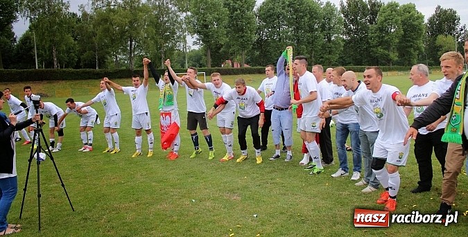 Zdjęcie w galerii na portalu naszraciborz.pl: LKS Buk Rudy mistrzem klasy A. Tak się cieszono z awansu  wiadomości z regionu