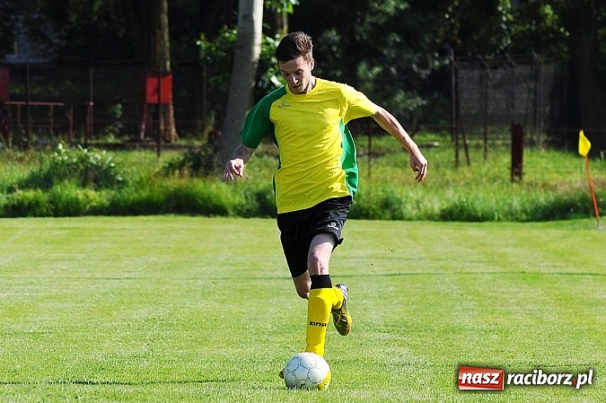 Zdjęcie w galerii na portalu naszraciborz.pl: Brzezie przegrało w Czernicy. Awans Zameczka do A klasy wiadomości z regionu