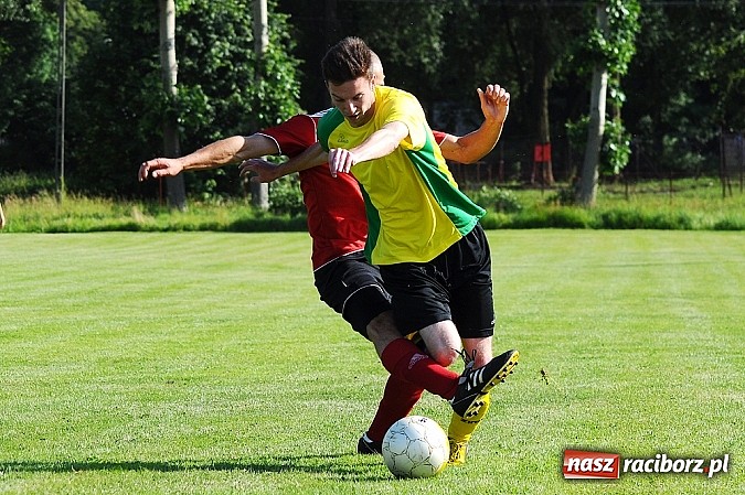 Zdjęcie w galerii na portalu naszraciborz.pl: Brzezie przegrało w Czernicy. Awans Zameczka do A klasy wiadomości z regionu