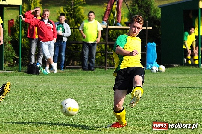 Zdjęcie w galerii na portalu naszraciborz.pl: Brzezie przegrało w Czernicy. Awans Zameczka do A klasy wiadomości z regionu