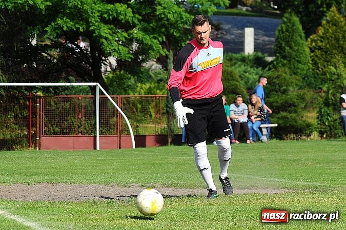 Zdjęcie w galerii na portalu naszraciborz.pl: Brzezie przegrało w Czernicy. Awans Zameczka do A klasy wiadomości z regionu