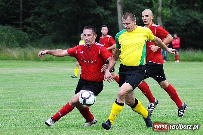 Zdjęcie w galerii na portalu naszraciborz.pl: Brzezie przegrało w Czernicy. Awans Zameczka do A klasy wiadomości z regionu