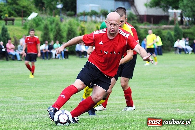 Zdjęcie w galerii na portalu naszraciborz.pl: Brzezie przegrało w Czernicy. Awans Zameczka do A klasy wiadomości z regionu