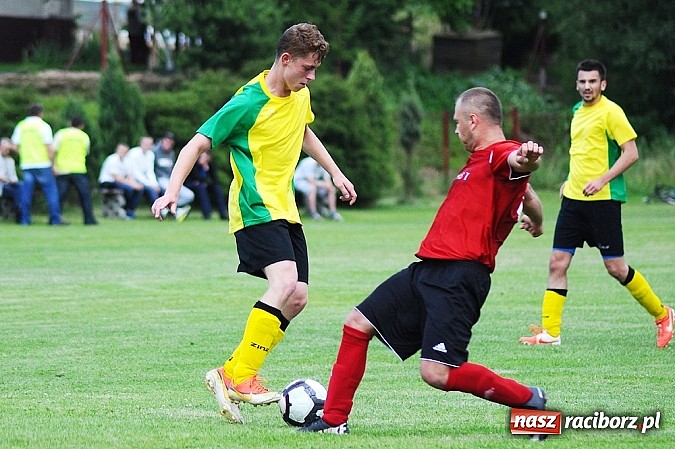 Zdjęcie w galerii na portalu naszraciborz.pl: Brzezie przegrało w Czernicy. Awans Zameczka do A klasy wiadomości z regionu