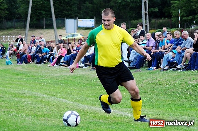 Zdjęcie w galerii na portalu naszraciborz.pl: Brzezie przegrało w Czernicy. Awans Zameczka do A klasy wiadomości z regionu