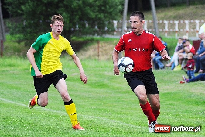 Zdjęcie w galerii na portalu naszraciborz.pl: Brzezie przegrało w Czernicy. Awans Zameczka do A klasy wiadomości z regionu
