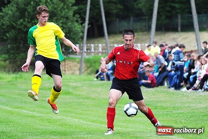 Zdjęcie w galerii na portalu naszraciborz.pl: Brzezie przegrało w Czernicy. Awans Zameczka do A klasy wiadomości z regionu