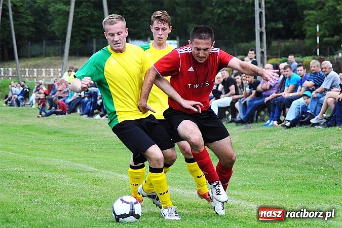 Zdjęcie w galerii na portalu naszraciborz.pl: Brzezie przegrało w Czernicy. Awans Zameczka do A klasy wiadomości z regionu