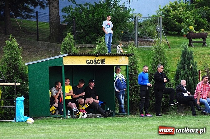 Zdjęcie w galerii na portalu naszraciborz.pl: Brzezie przegrało w Czernicy. Awans Zameczka do A klasy wiadomości z regionu