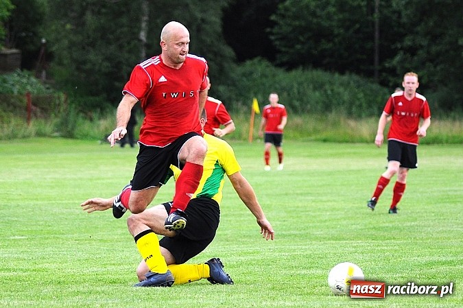 Zdjęcie w galerii na portalu naszraciborz.pl: Brzezie przegrało w Czernicy. Awans Zameczka do A klasy wiadomości z regionu