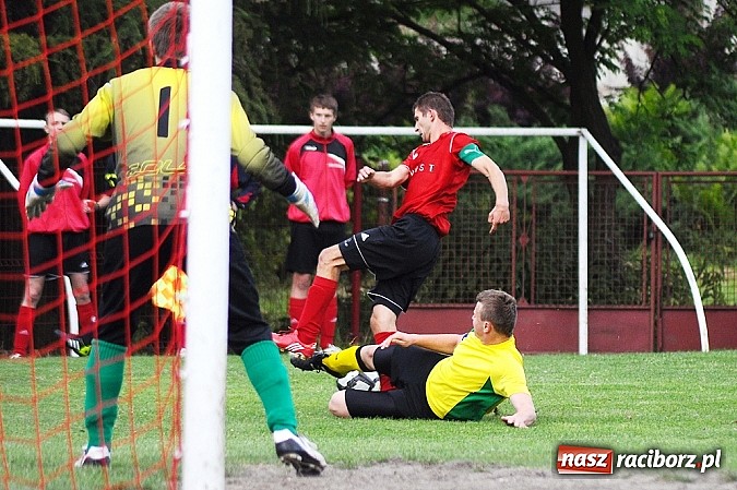 Zdjęcie w galerii na portalu naszraciborz.pl: Brzezie przegrało w Czernicy. Awans Zameczka do A klasy wiadomości z regionu
