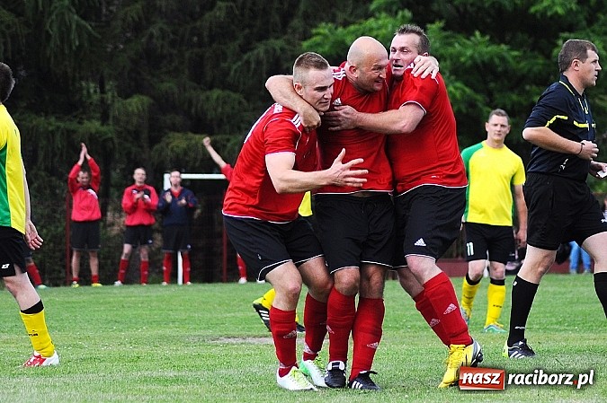 Zdjęcie w galerii na portalu naszraciborz.pl: Brzezie przegrało w Czernicy. Awans Zameczka do A klasy wiadomości z regionu