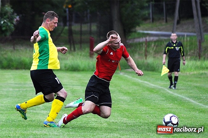 Zdjęcie w galerii na portalu naszraciborz.pl: Brzezie przegrało w Czernicy. Awans Zameczka do A klasy wiadomości z regionu